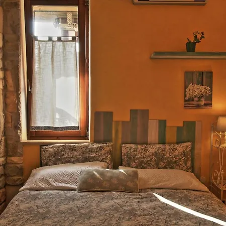 Di Charme Sole لاتيزي